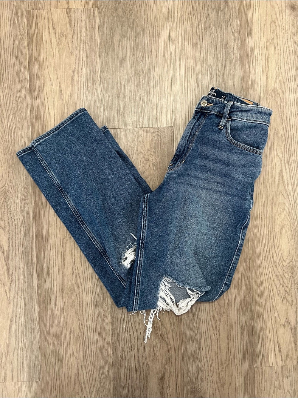 Hollister Ultra High Rise Dad Jeans Size 3R 26x31 Dark Wash Distressed Ripped